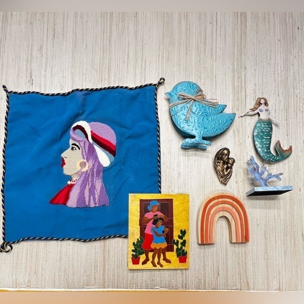 TABLEAU… I Am WOMEN 6 Hand Chosen OBJECTS - Picture 3 of 4